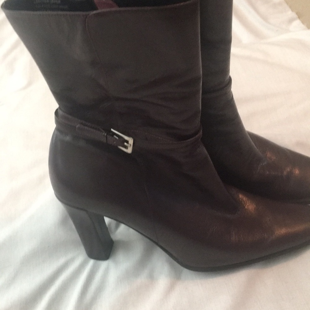 Anne Klein Ankle Boots - Brown Leather - Size 6.5 M